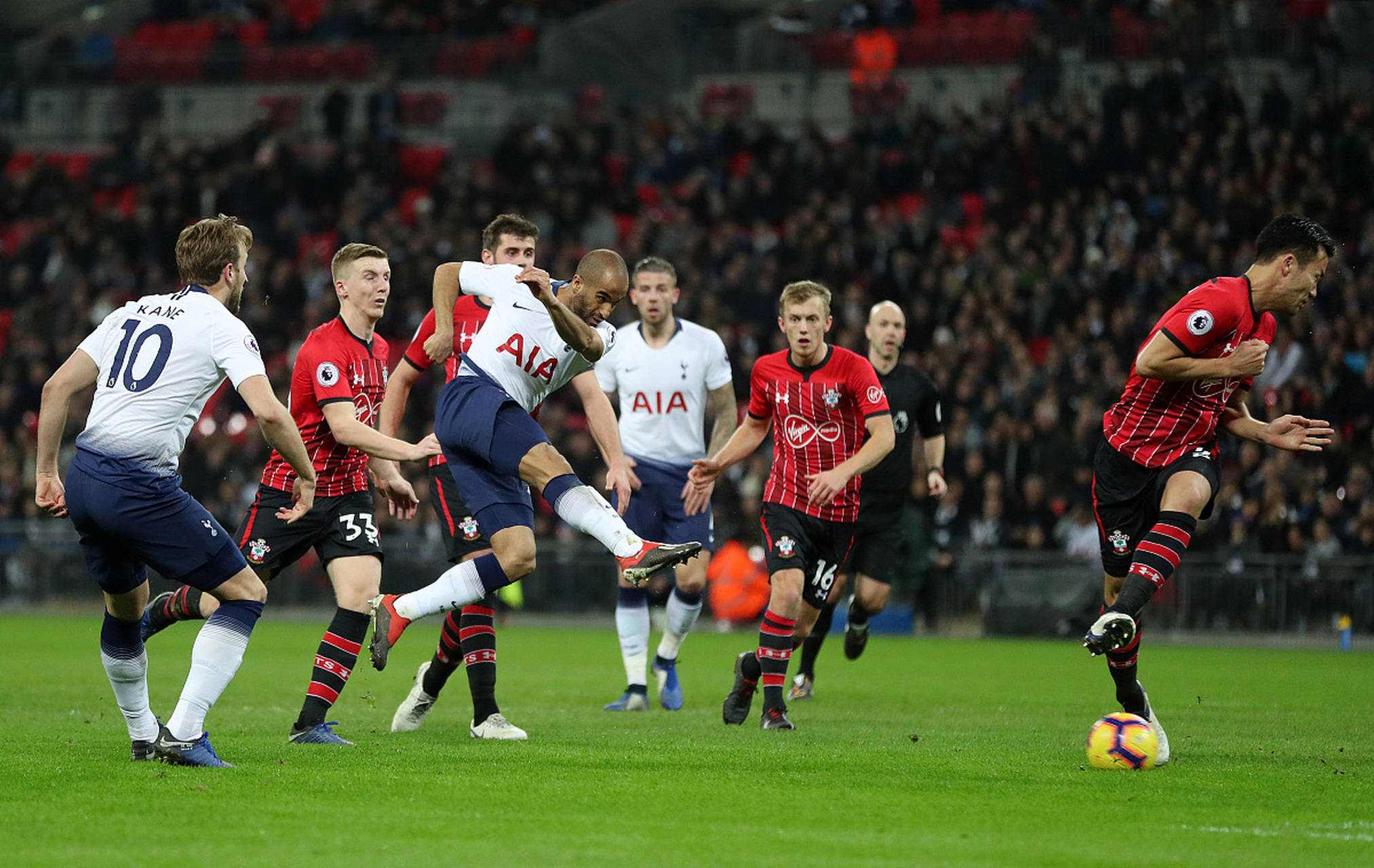 损兵折将!曼联战蓝狐恐难大胜 数据示2-1晋级.